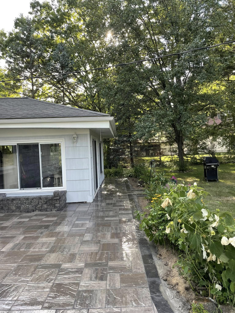 Greener Grounds Landscape brick patio and walkway.